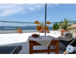 Beachfront Apartman NIVES - Tuepi Hrvatska