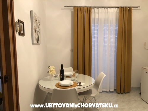 Apartments Dora - ostrov Ugljan Croatia