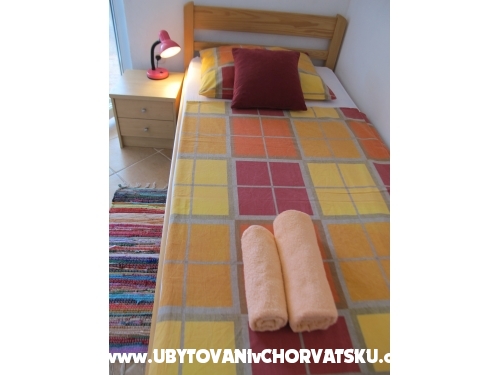 Apartmaji Mirko - ostrov Vir Hrvaška