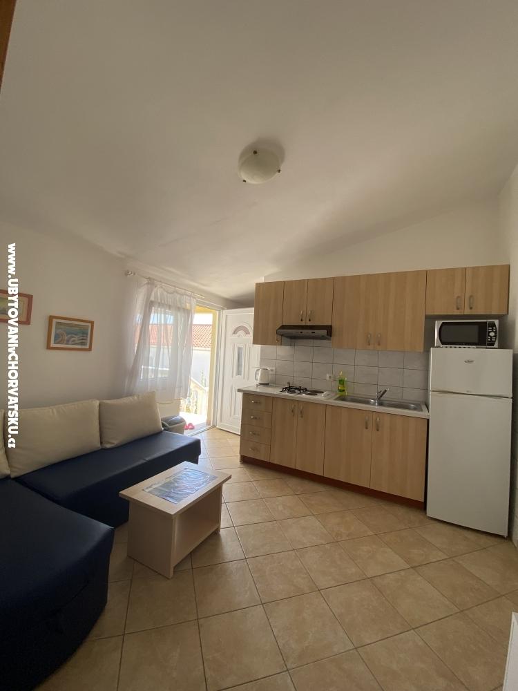 APARTMANI HELENA OASIS VIR - ostrov Vir Croatie