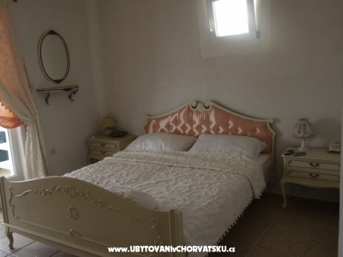 Villa Maria - Apartments Barisic - ostrov Vir Croatia