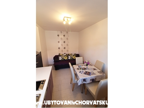 Apartmny i sobe trus - Vodice Chorvtsko