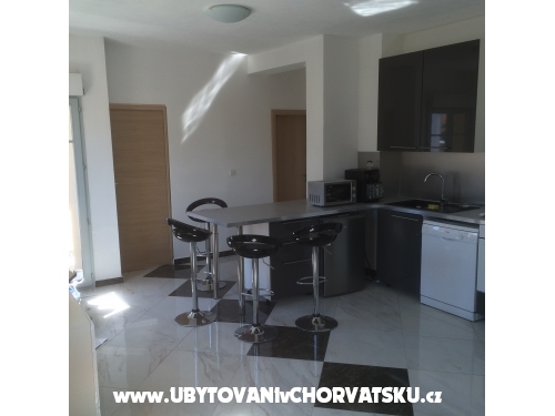 Apartmanok Ivan V      RELAX - Vodice Horvátország