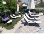 Mariva Holiday Home
