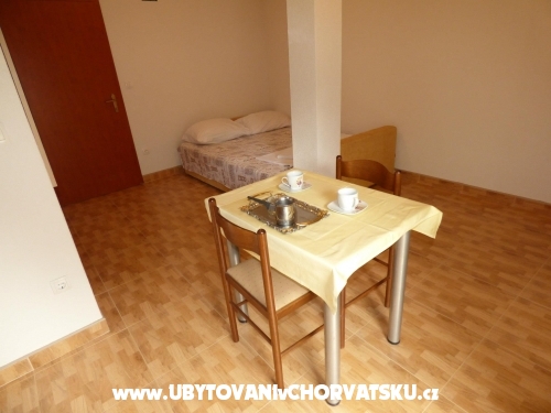 Apartamenty Mezić - Zaostrog Chorwacja