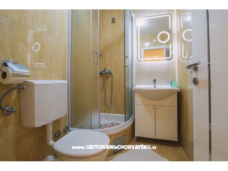 Deluxe Ferienwohnungen Centar – Ferienwohnung Baska Voda, Kroatien – Foto 4