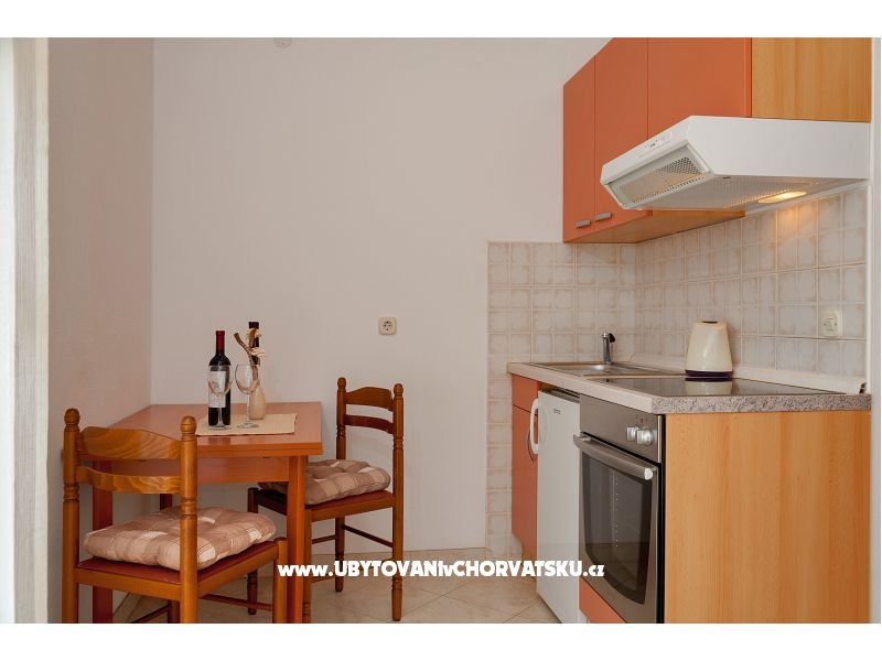 Haus  Marta – Ferienwohnung Baska Voda, Kroatien – Foto 4
