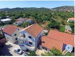 Apartmaji Jeina - Betina Hrvaka