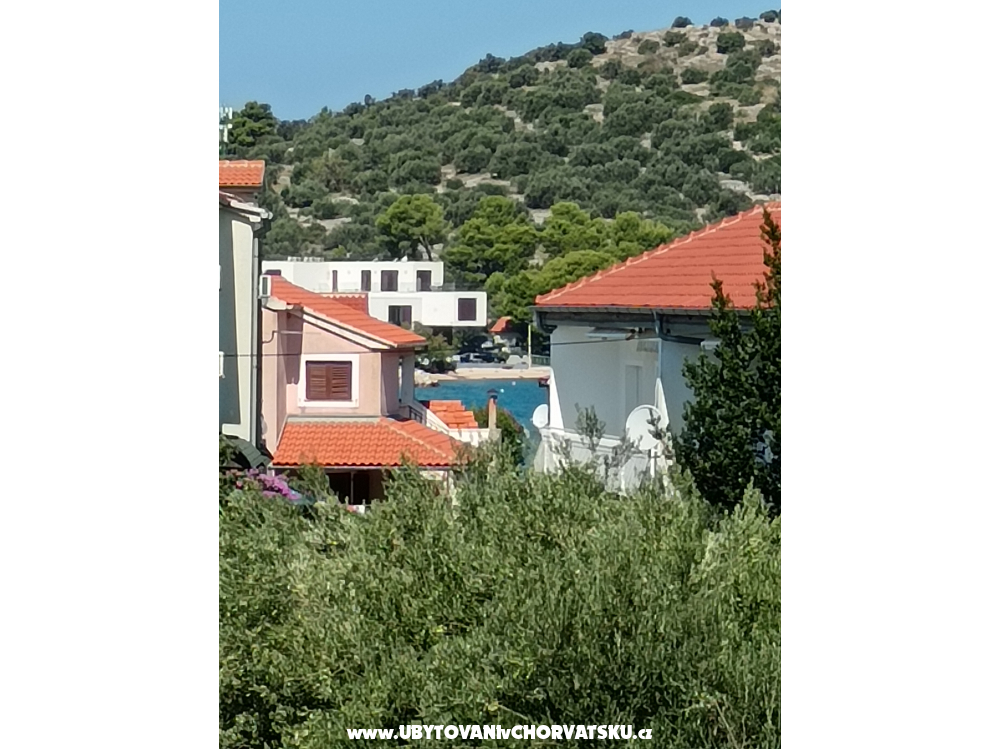 Apartment PAVLA - Betina Croatia