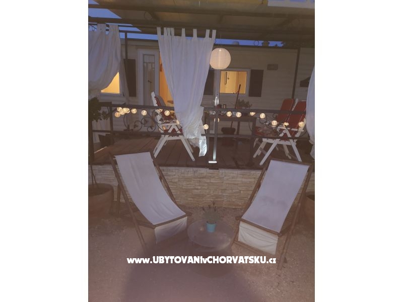 Mobile Haus Maroon – Ferienwohnung Betina, Kroatien – Foto 2