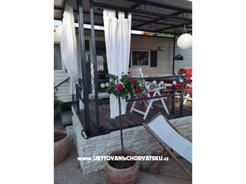 Mobile Haus Maroon – Ferienwohnung Betina, Kroatien – Foto 7