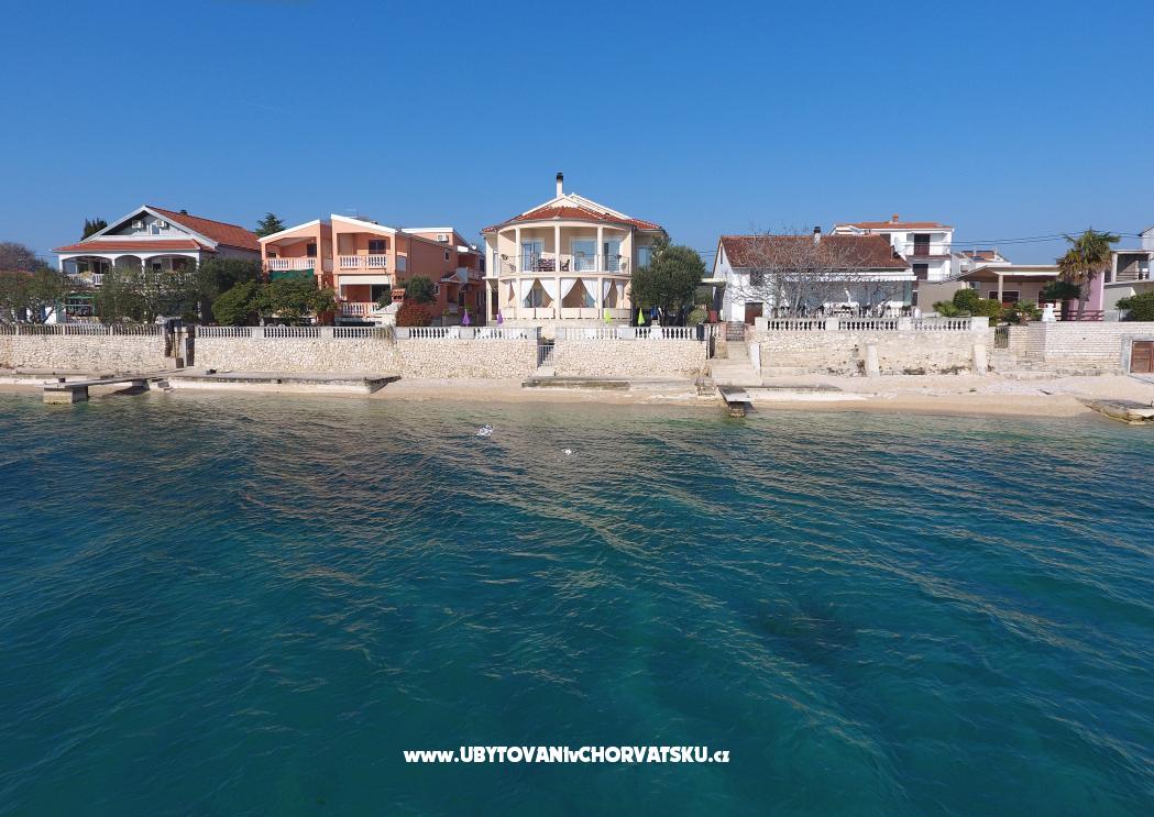 Appartements First row to the sea – Ferienwohnung Bibinje, Kroatien – Foto 1