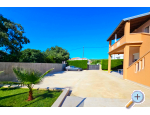 Holiday Home Lucija - Bibinje Kroatien
