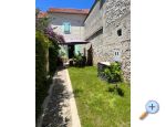 Hia Vesela - Biograd Hrvaka