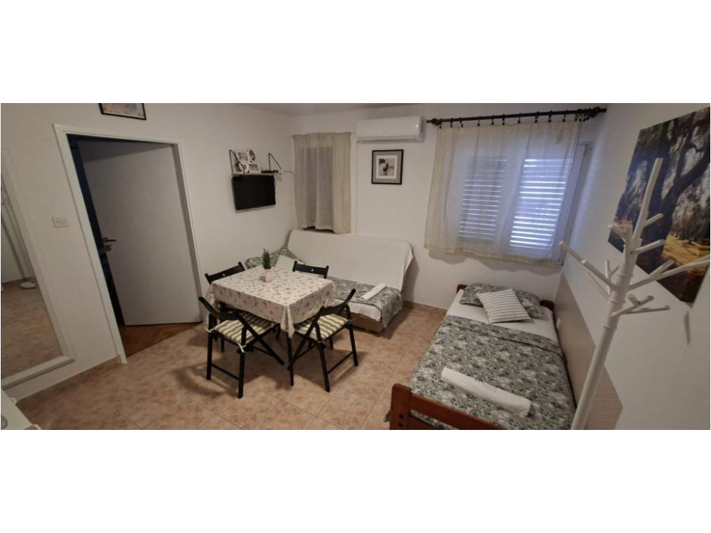 Villa �esto - Biograd Hrvatska