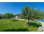 Apartment Dego with parking - Blace Croatia