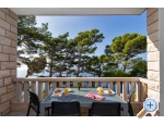 Pine Canopy Studios and Apartmny - Brela Chorvatsko