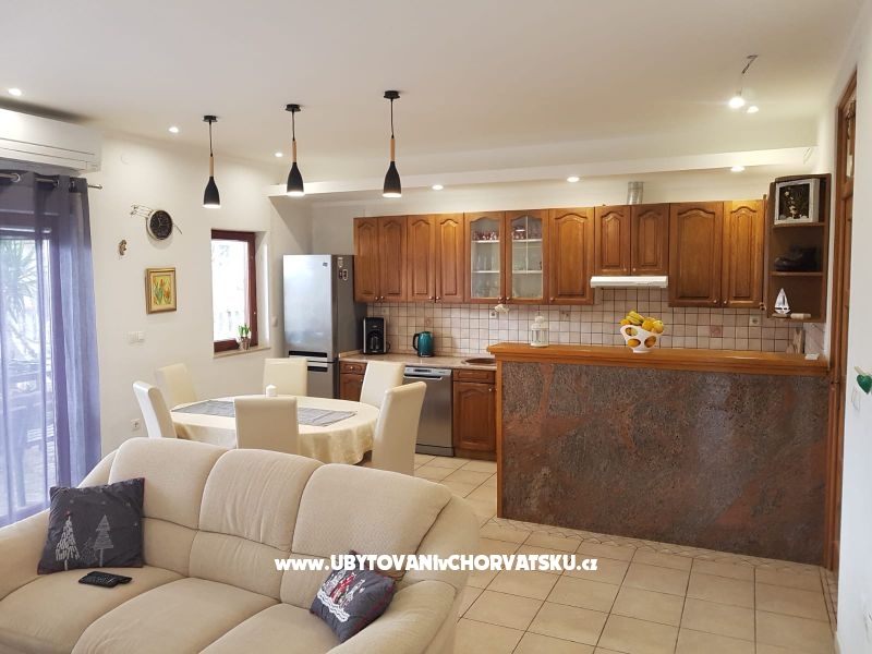 Vacation house Delić – Ferienwohnung Dugi Rat, Kroatien – Foto 4