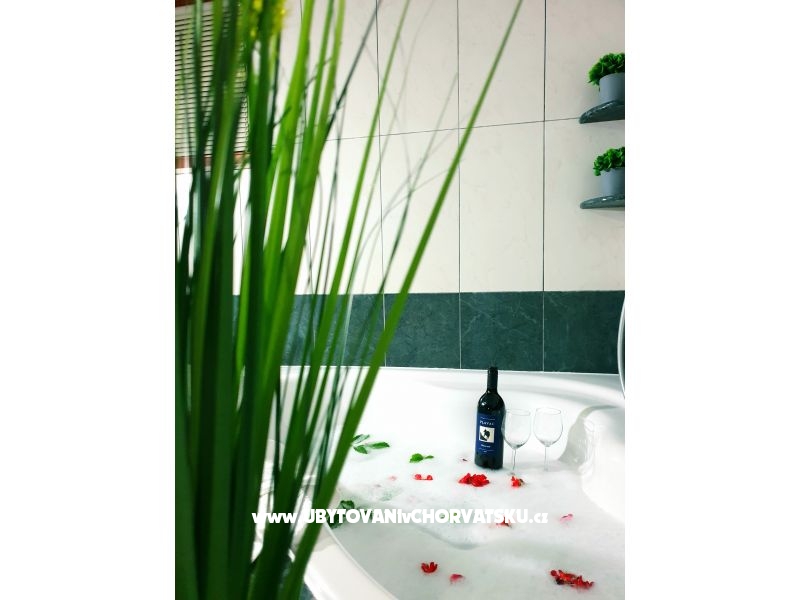 Vacation house Delić – Ferienwohnung Dugi Rat, Kroatien – Foto 8