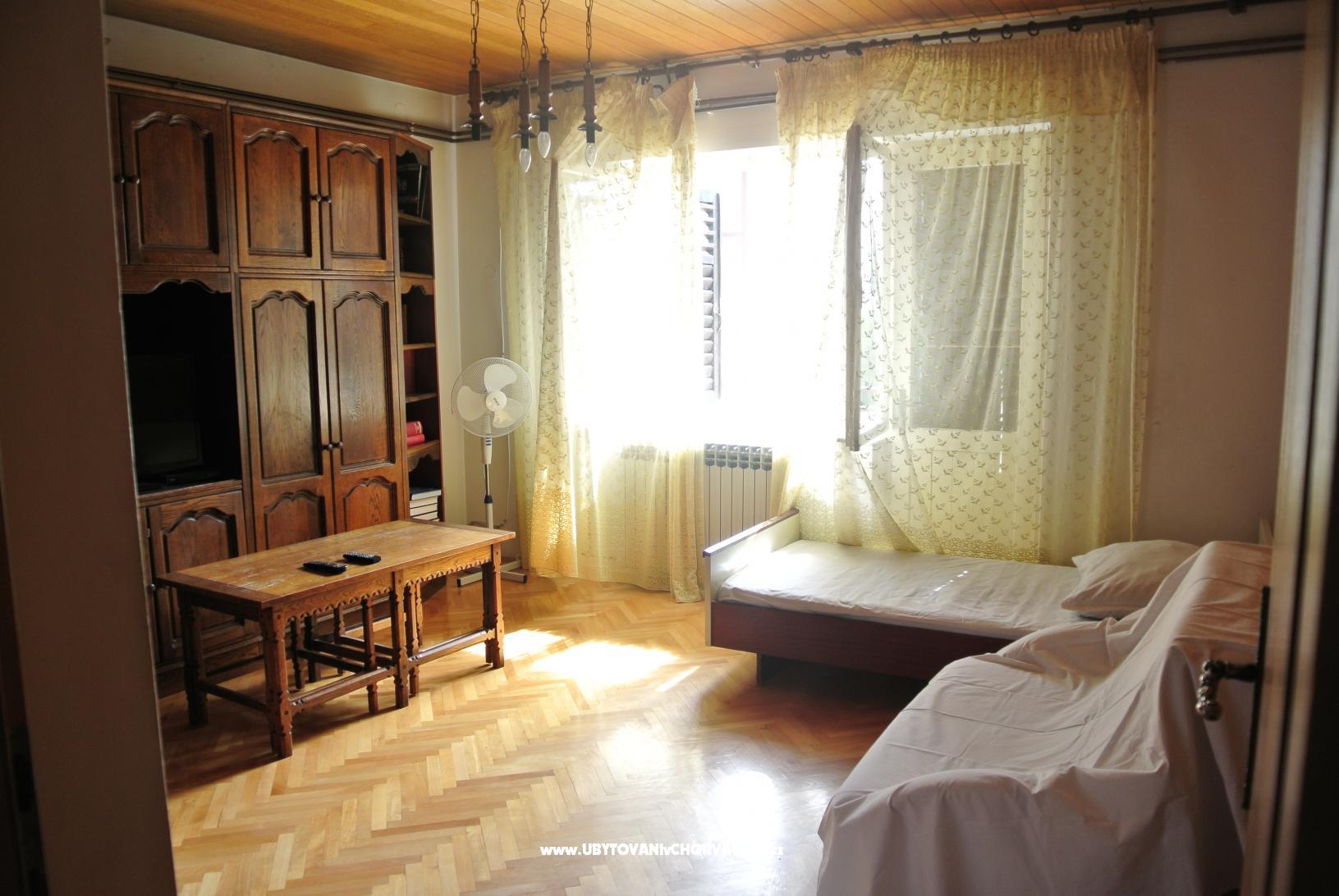 Apartment Santa Lucia  – Ferienwohnung Dugi Rat, Kroatien – Foto 4