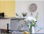 Apartmaji Toni - Dugi Rat Hrvaka