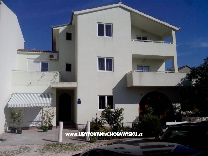 Appartements Jurić – Ferienwohnung Gradac – Podaca, Kroatien – Foto 1