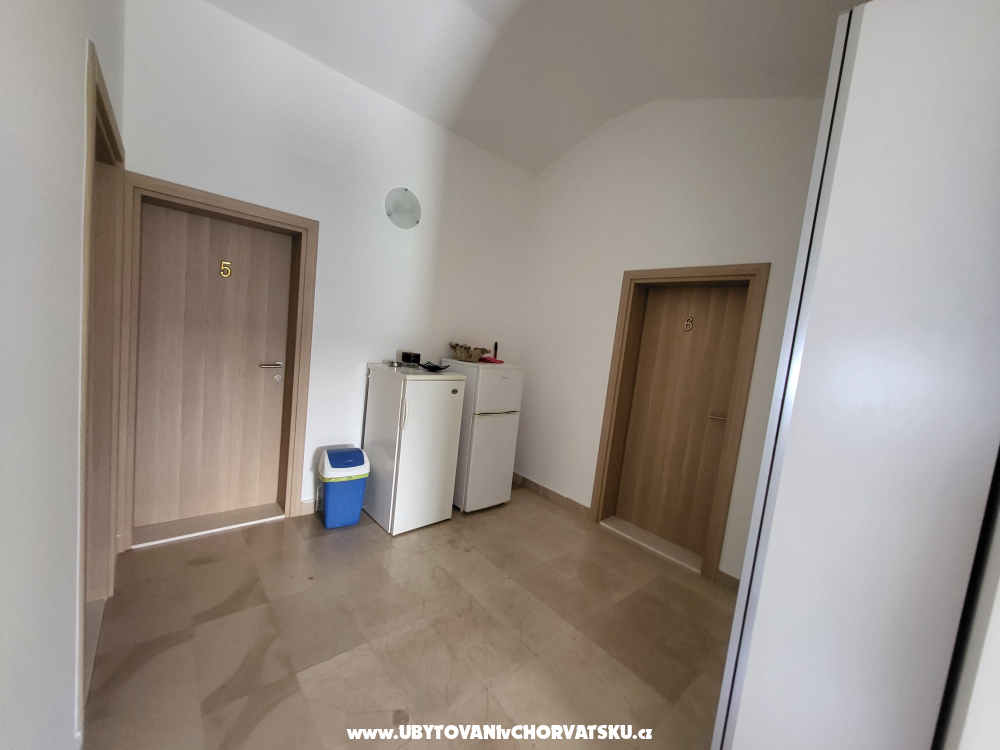 RADELI� studio apartmani i sobe - Gradac � Podaca Croatia