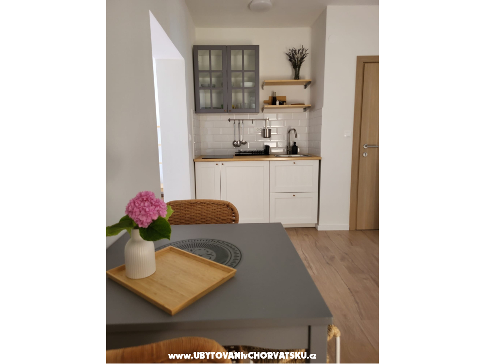RADELI� studio apartmani i sobe - Gradac � Podaca Croatia