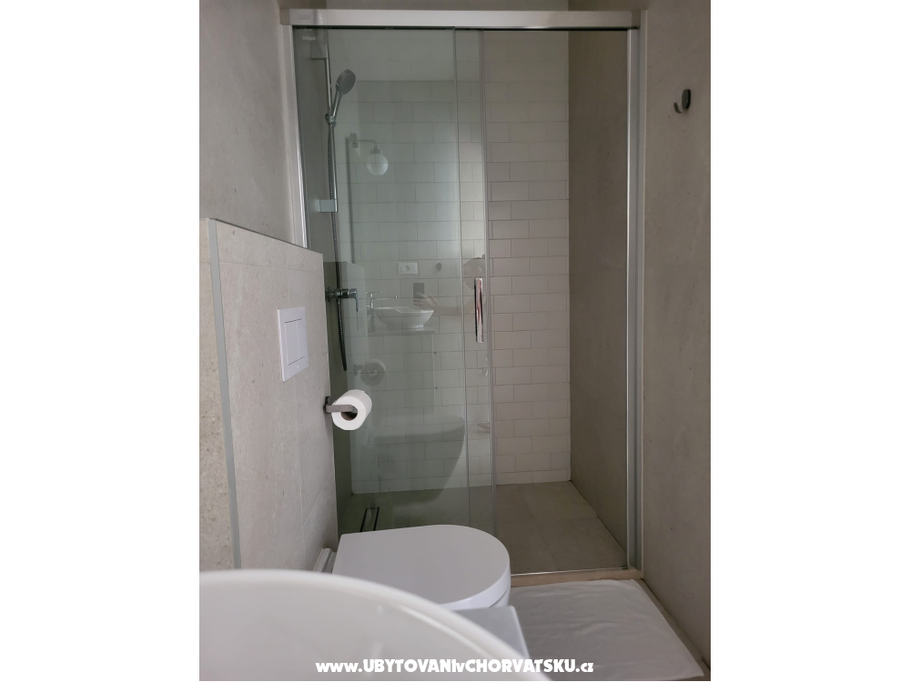 RADELI� studio apartmani i sobe - Gradac � Podaca Croatia