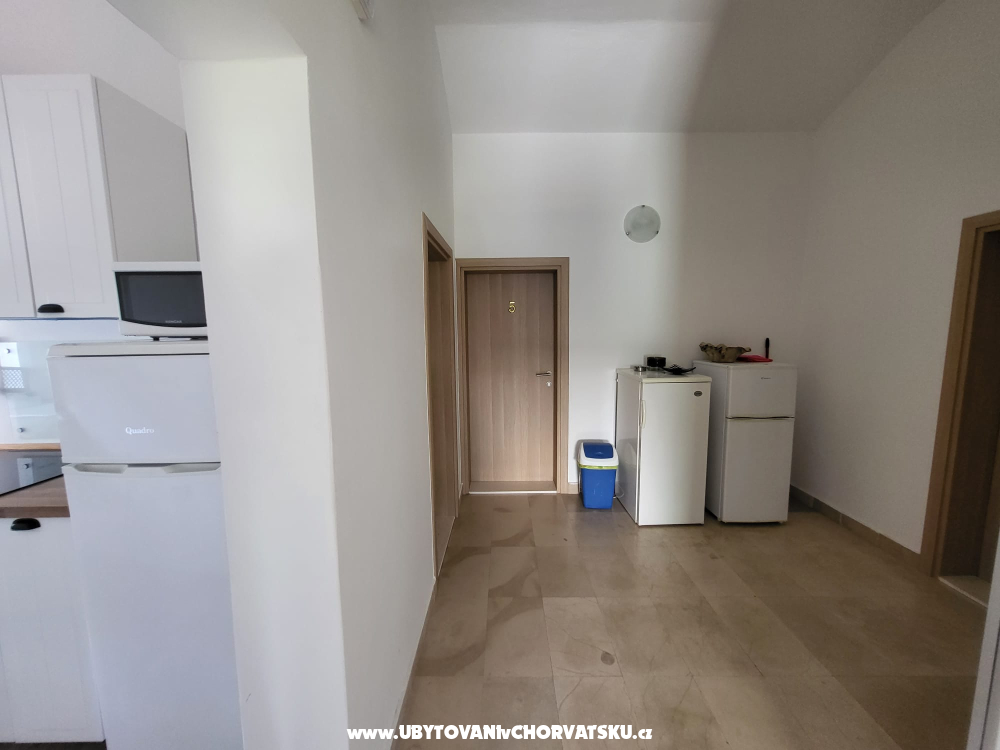 RADELI� studio apartmani i sobe - Gradac � Podaca Croatia