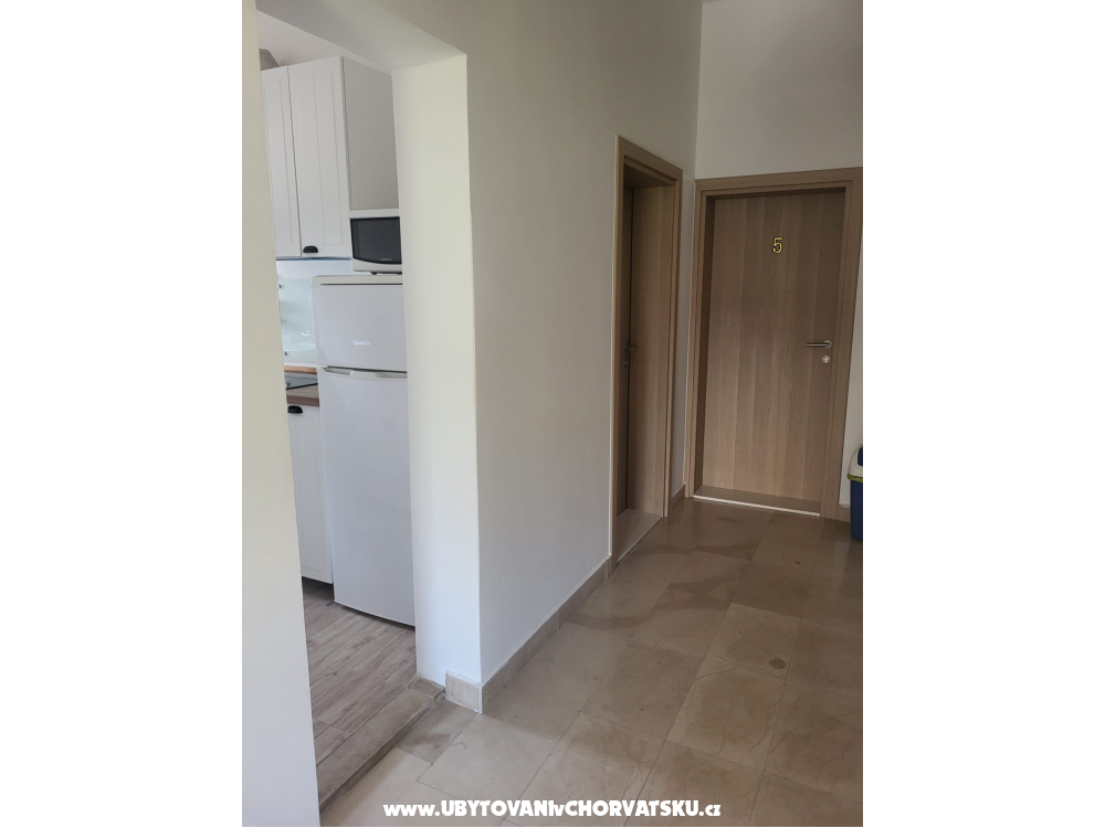 RADELI� studio apartmani i sobe - Gradac � Podaca Croatia