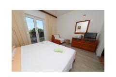 Apartmány Ribičić Brela Pokoj 5 – Soba 3 foto 4