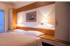 Beachfront Brela Apartmány Pokoj 5 – Ljubica V foto 4