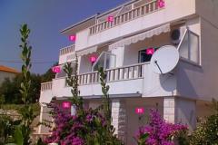 Villa Laura 50 m do mora Apartmán 2 – Ap. C foto 1