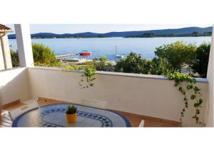 Apartman Mare - prvi red uz more – Biograd