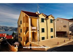 Apartmány Karlena