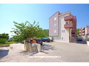 Cezar Apartmán