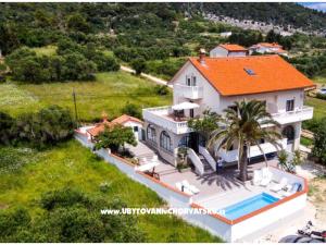 Apartments Anny with pool