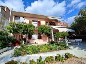 Olive Apartmán and Pokoje