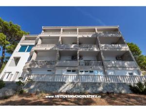 Pine Canopy Studios and Apartm�ny