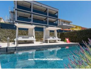 Villa Twins - Deluxe