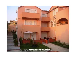 Apartm�ny Ivan i Zeljka Pakostane