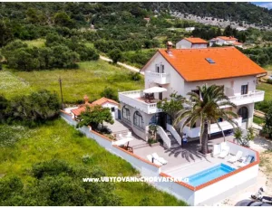 Apartm�ny Anny s baz�nem