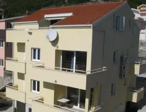 Apartm�ny Zelic Tucepi