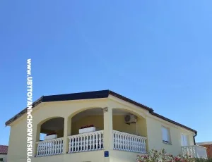 APARTMANI HELENA OASIS VIR