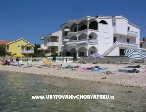 Villa Mama�� Bari�i�