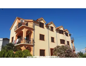 Apartm�ny Tribunj-Biserka