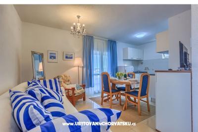 Island House Palatina