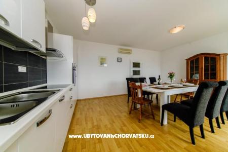 New modern apartment-fully equipped foto 4