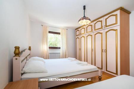 Villa Omra Apartmány foto 4